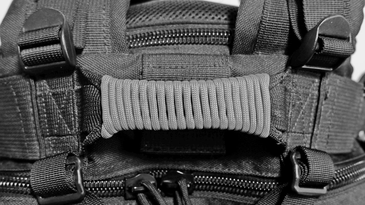 パラコードをリュックの持ち手に巻く 一番簡単な方法！ Paracord Backpack Wrap