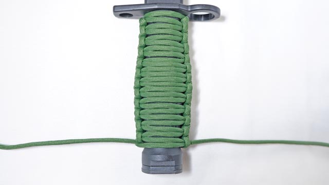 パラコード　ナイフ　柄　グリップ　編み方　平編み　コブラ編み