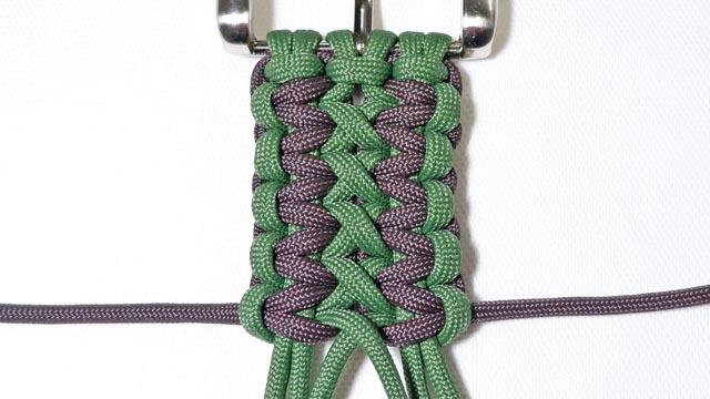パラコードでベルトの作り方、平編み（コブラ編み）