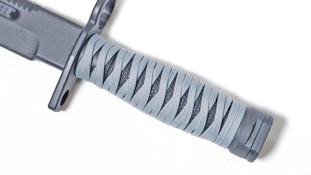 日本刀の柄巻きでパラコードをナイフに巻く方法