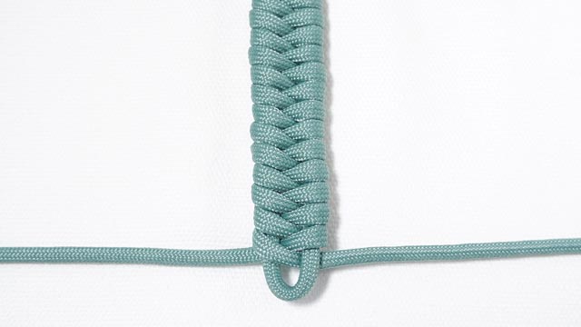パラコードでマッドマックスのブレスレットの編み方、フィッシュテール