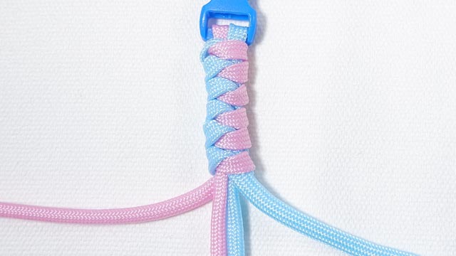 2色編みスネークノットの首輪の編み方