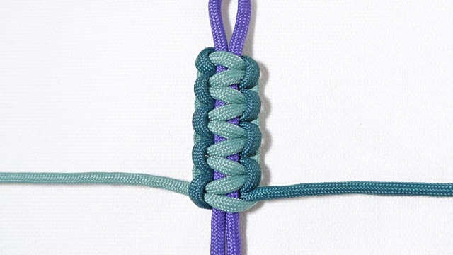 パラコードで2色の平編みブレスレットの編み方