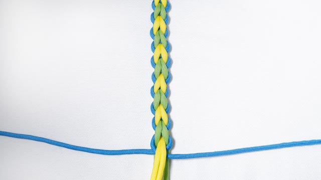 パラコードでリードの編み方、ラブラブ編み