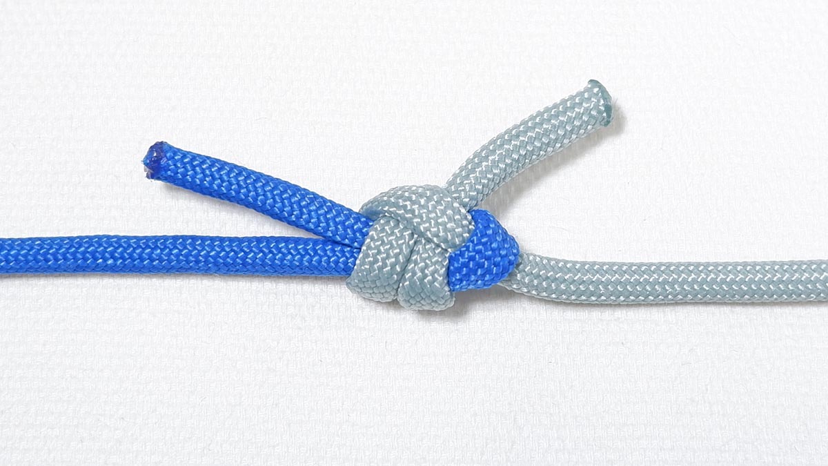 【2本のロープを 1本に繋げるロープワーク】二重つなぎ（ダブルシートベンド）の結び方！ロープが短い時＆切れた時に役立つ