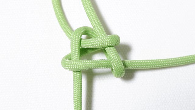 叶結び（クロスノット）のキーホルダーの編み方