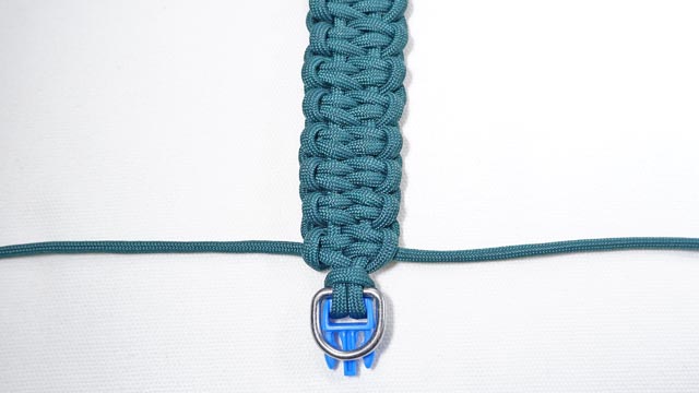 パラコードでダブルブレイズ編みの首輪の編み方