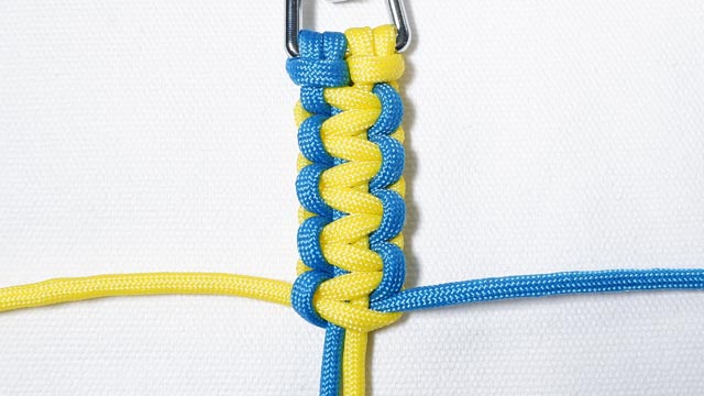 パラコードでリードの編み方、2色の平編み（コブラ編み）