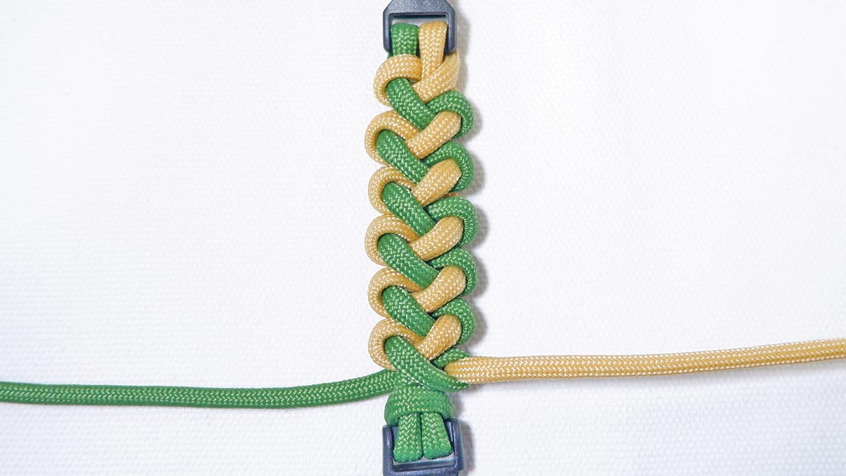 2色のジッパー編み の編み方・結び方【応用してパラコードブレスレットや キーホルダーが作れる】