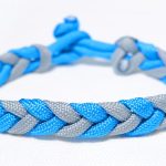 【金具なしで 簡単に作れる】パラコードでブレスレットの編み方！平四つ編み（矢羽編み）