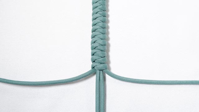 パラコードでマッドマックスのブレスレットの編み方、スネークノット（つゆ結び）