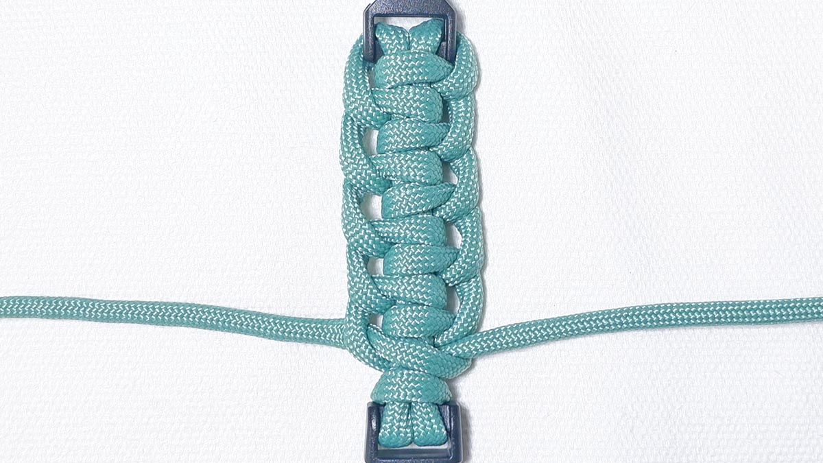 ハーフヒッチの編み方、結び方