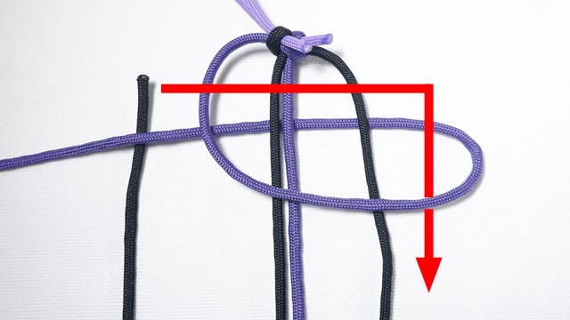 パラコードでマッドマックスのブレスレットの編み方、2色のスネークノット（つゆ結び） 