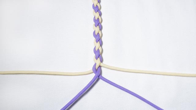 パラコードでバックル ブレスレットの編み方、四つ組み（4本丸編み）