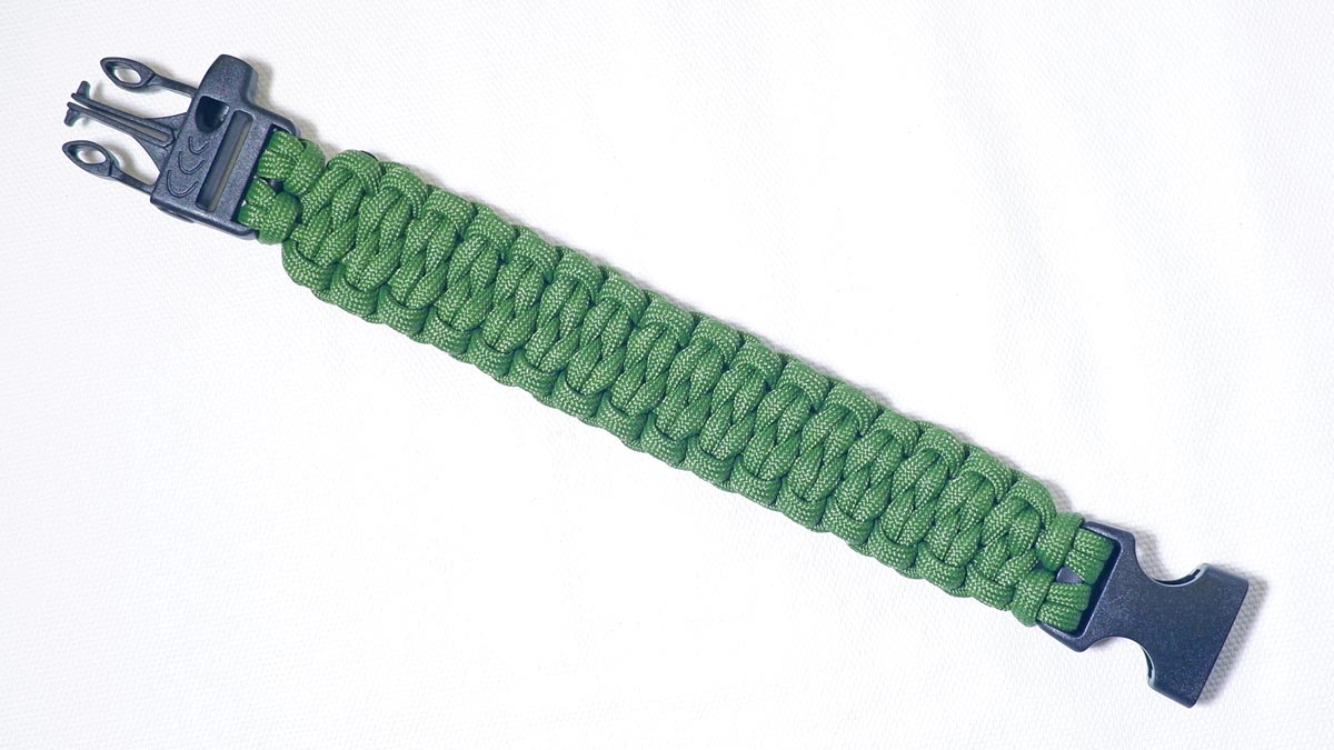 【男性に おすすめ】パラコードでバックル ブレスレットの編み方！ダブルブレイズ編み