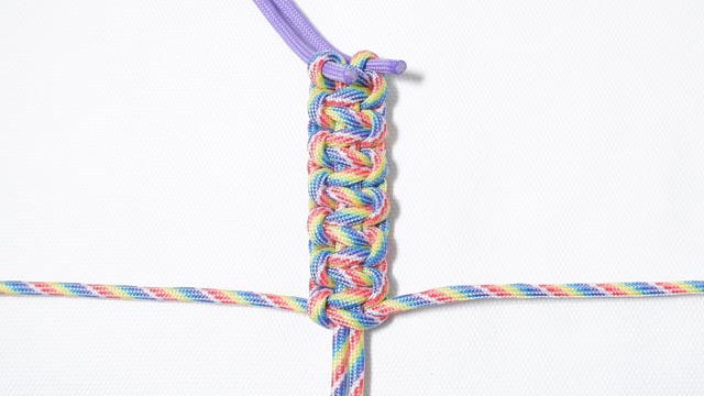 パラコードでマッドマックスのブレスレットの編み方、平編み（コブラ編み）