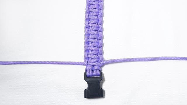 パラコードで平編みの首輪の作り方