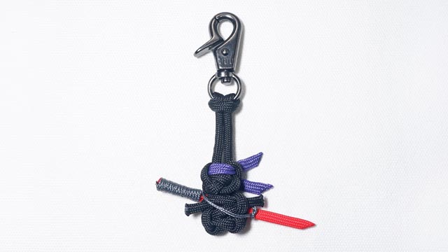 パラコードで忍者（刀）の人形のキーホルダーの作り方