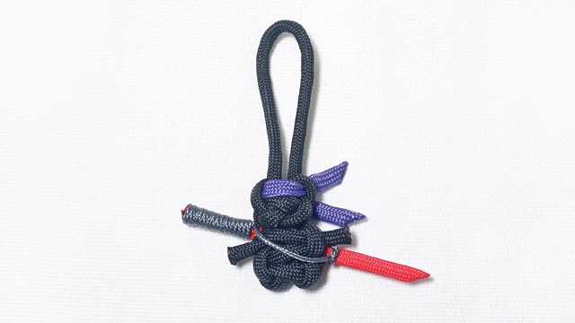 パラコードで忍者（刀）の人形のキーホルダーの作り方