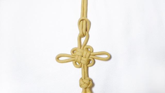 パラコードで菊結びのキーホルダー（ストラップ）の作り方 