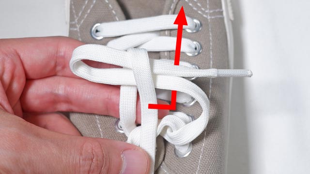 蝶結びで靴紐の結び方