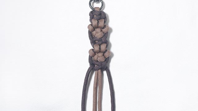 パラコードで肉球編みのキーホルダーの編み方