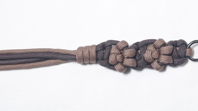 パラコードで肉球編みのキーホルダーの編み方