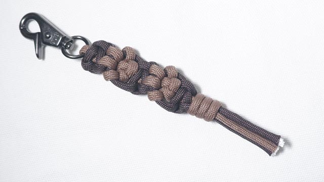パラコードで肉球編みのキーホルダーの編み方
