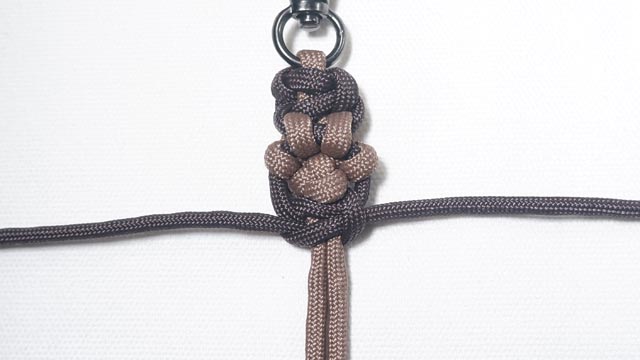 パラコードで肉球編みのキーホルダーの編み方