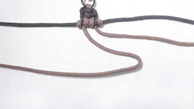 パラコードで肉球編みのキーホルダーの編み方