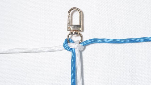 パラコードで2色の平編みスマホストラップの編み方