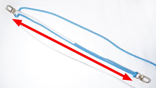 パラコードで2色の平編みスマホストラップの編み方