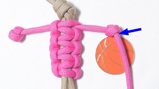 パラコードでバスケットボールの人形キーホルダーの編み方
